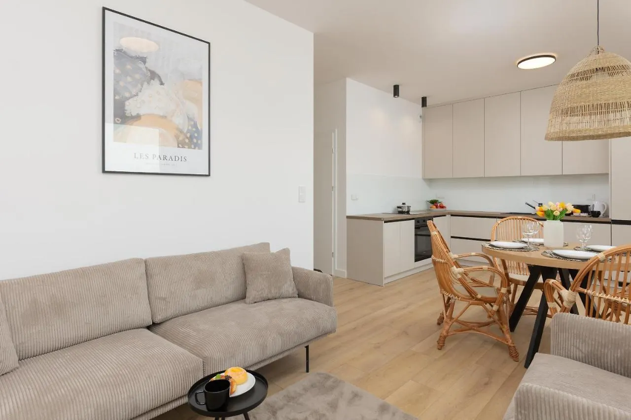 Optykow Spacious & Cosy Apartment With Parking By Noclegi Renters Warszawa