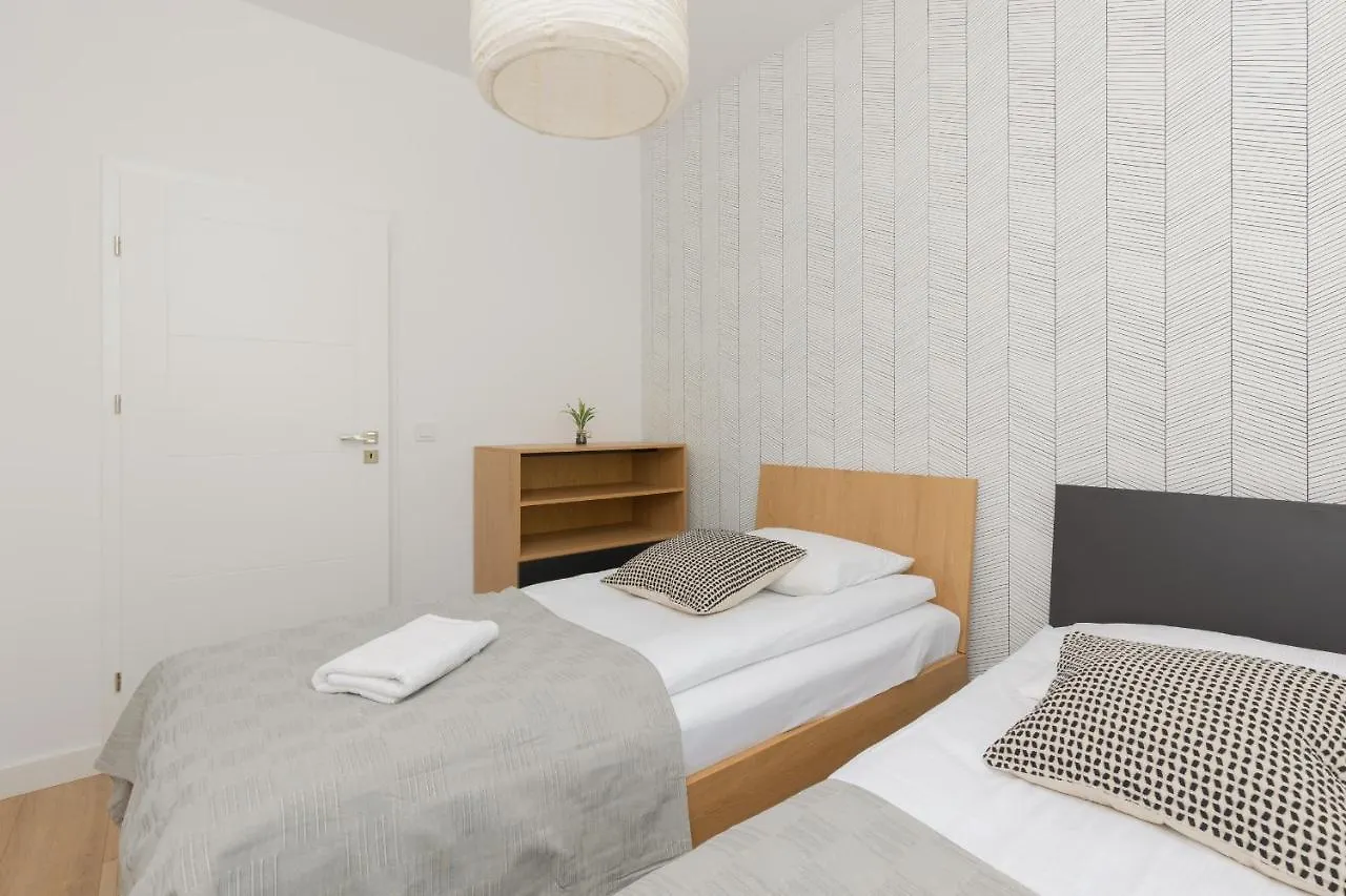 Optykow Spacious & Cosy Apartment With Parking By Noclegi Renters Warsaw