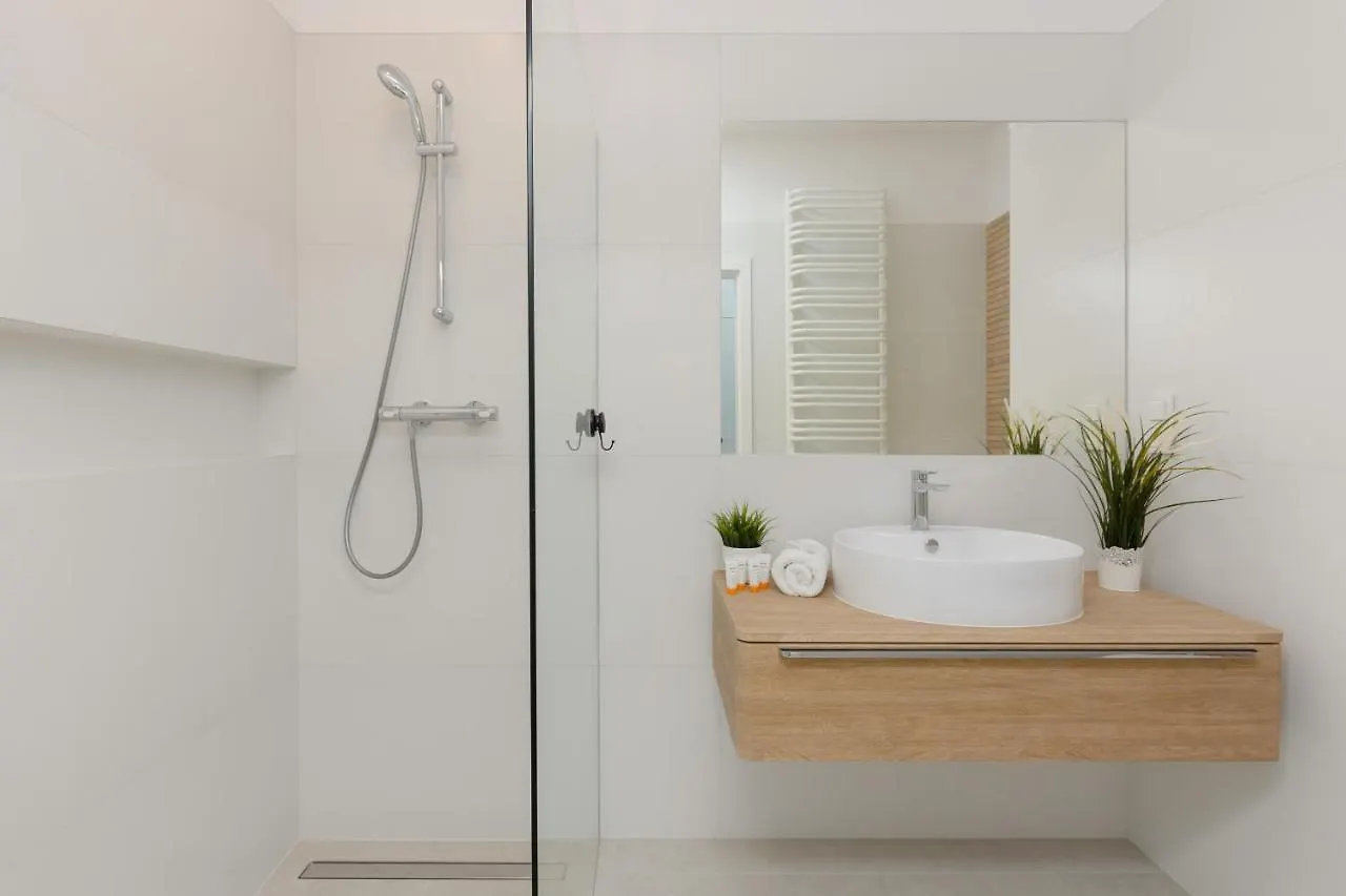 Optykow Spacious & Cosy Apartment With Parking By Noclegi Renters Warsaw